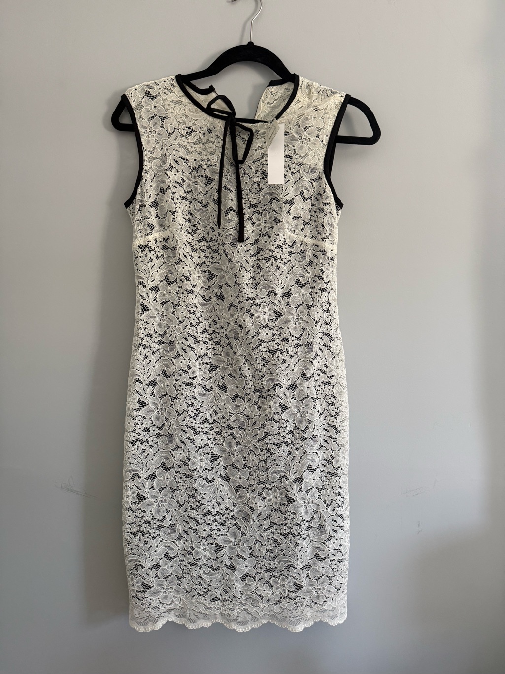 Lord And Taylor Sleeveless White Lace Dress With Black Trim